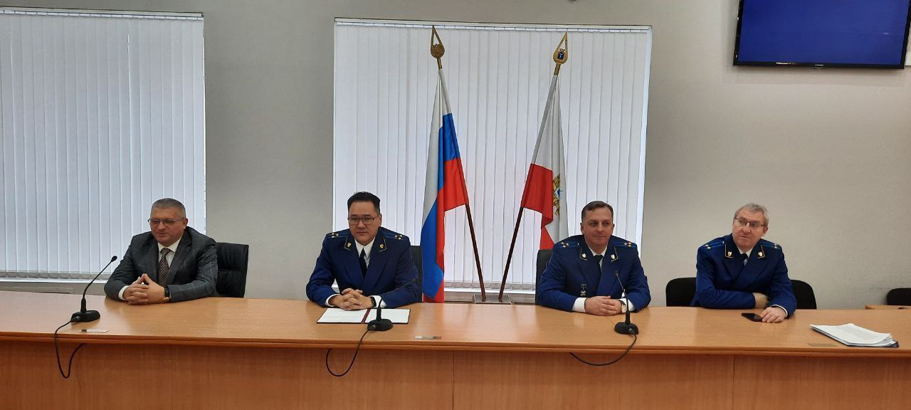В Саратовском межрегиональном центре профессионального обучения прокурорских работников и федеральных государственных гражданских служащих состоялось открытие курсов повышения квалификации.
