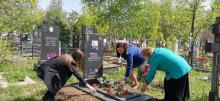 Прокуратура города Энгельса посетили могилы сотрудников прокуратуры
