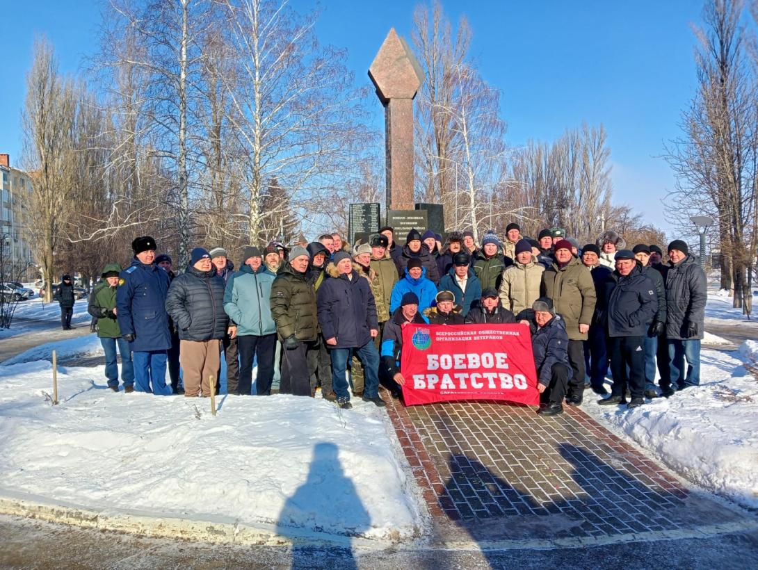15 февраля 2024 года . 35 Годовщина вывода войск с Афганистана. Работники прокуратуры и ветераны возлагают цветы к памятнику ветеранов локальных войн .