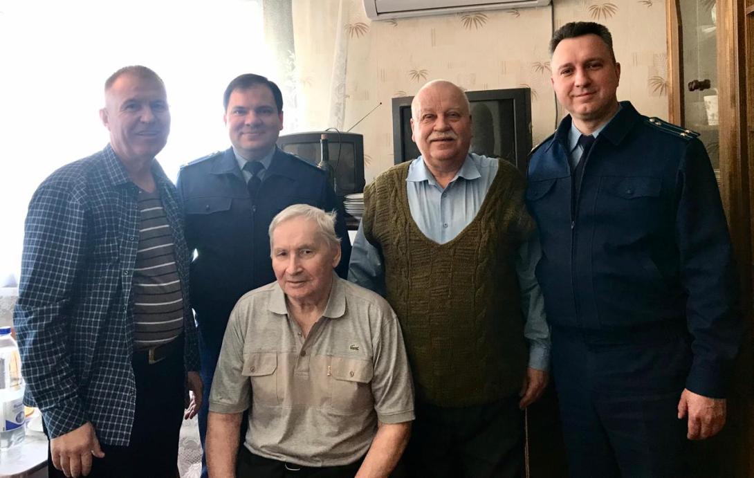 Ветераны и сотрудники прокуратуры города Балаково поздравили с 80-ти летним юбилеем бывшего старшего следователя прокуратуры г.Балаково советника юстиции Кирпичникова Алексея Григорьевича